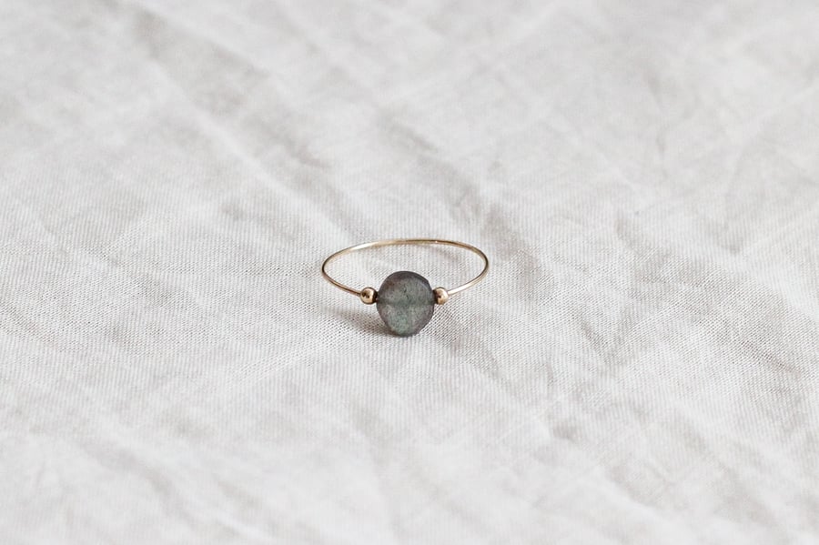 Image of Bague Meluna // Labradorite