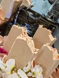 Image 3 of Calamine Soap / Tallow