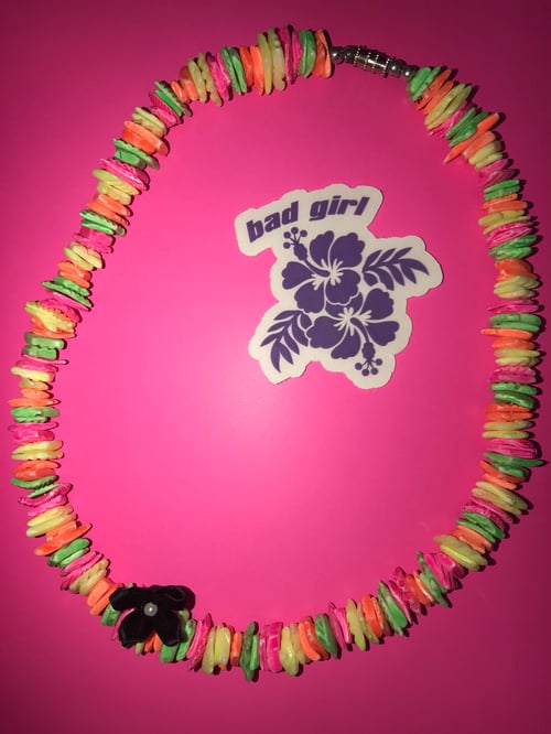 Image of Multi Colour Puka Flower Necklace 