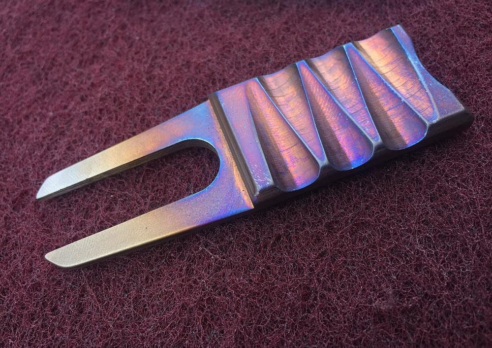 Image of Scalloped 303 Stainless Divot Tool