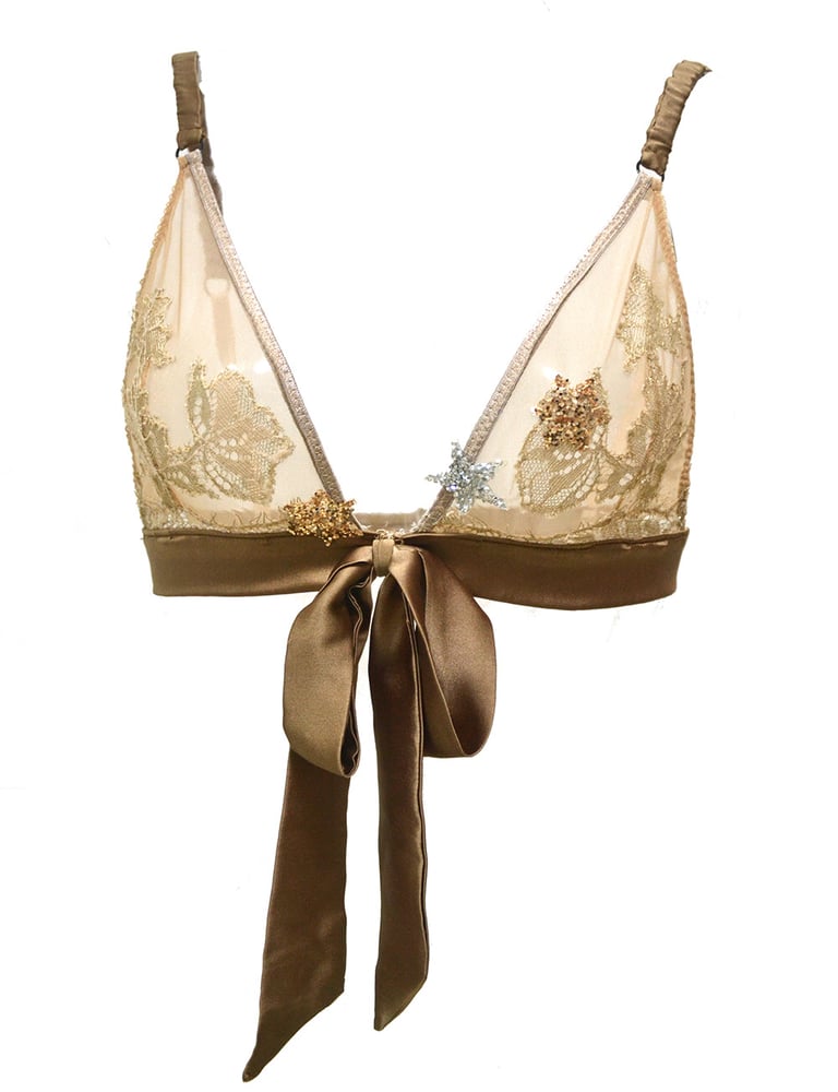 https://assets.bigcartel.com/product_images/225242611/maddie+bow+bra6.jpg?auto=format&fit=max&h=1000&w=1000