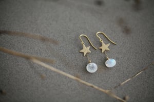 Image of *SALE* 9ct gold star and moonstone earrings