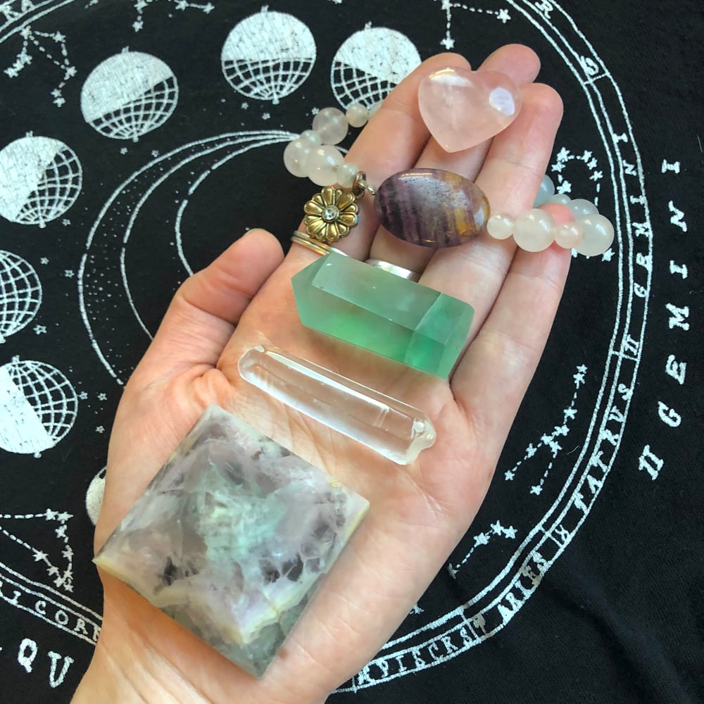 Image of Heart Chakra Healing Crystal Bundle 