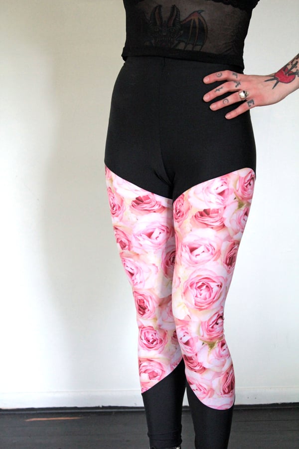 Pink Floral Yoga Leggings, Pink Flower Rose Print Women's Long