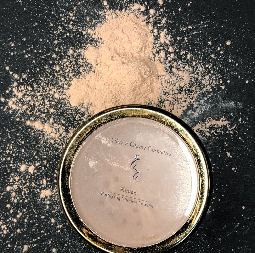 Image of “Suntan” Mattifying Powder 