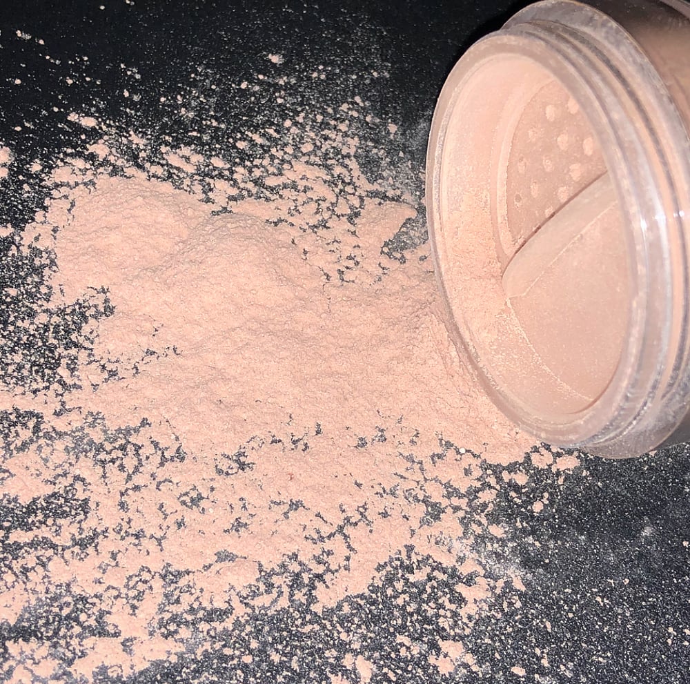 Image of “Suntan” Mattifying Powder 