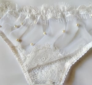 Image of VIVIAN Pearl Tulle & chantilly Lace bow tie Knicker