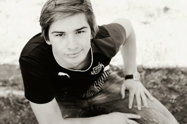 Image of The Go-Getter Senior Session RETAINER ($395 Total)