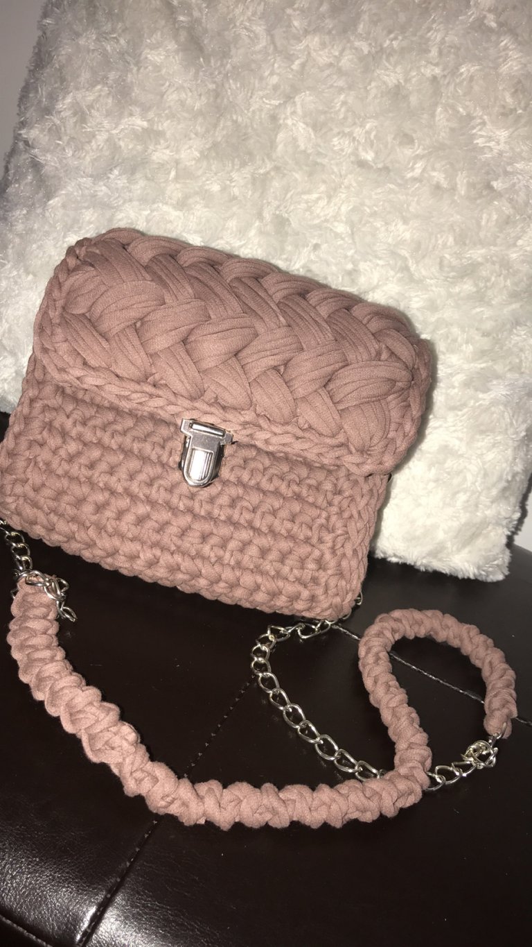 Pretty nude  Image 4