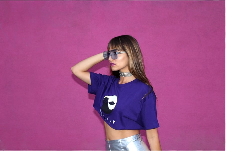 Image of Cropped Graphic T-Shirt Purple