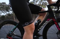 Image 4 of Women's Essential 2.5 Bib Knicks