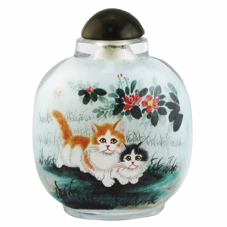 Image of VINTAGE CHINESE GLASS SNUFF BOTTLE: HAND-PAINTED KITTEN DESIGN