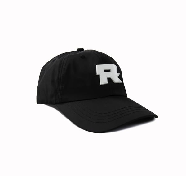 Image of RUBBER R LOGO NYLON 6 PANEL CAP - BLACK