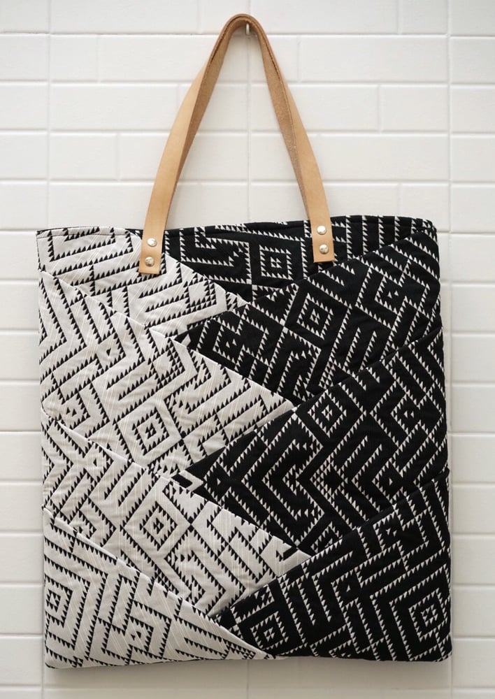 Image of Origami totebag variante Yin&yang Bianco/nero