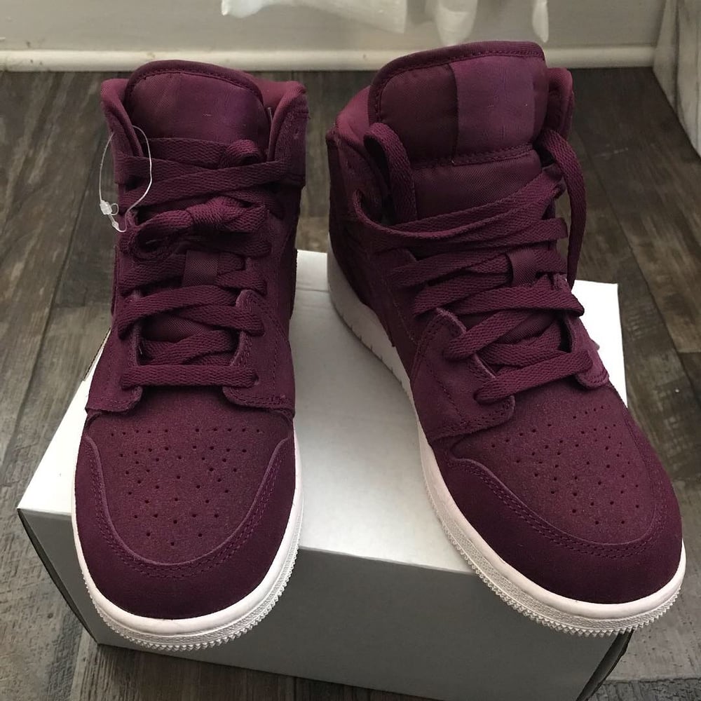 Retro Air Jordan 1 Bordeaux Mid size 5 PennyPoeCompany