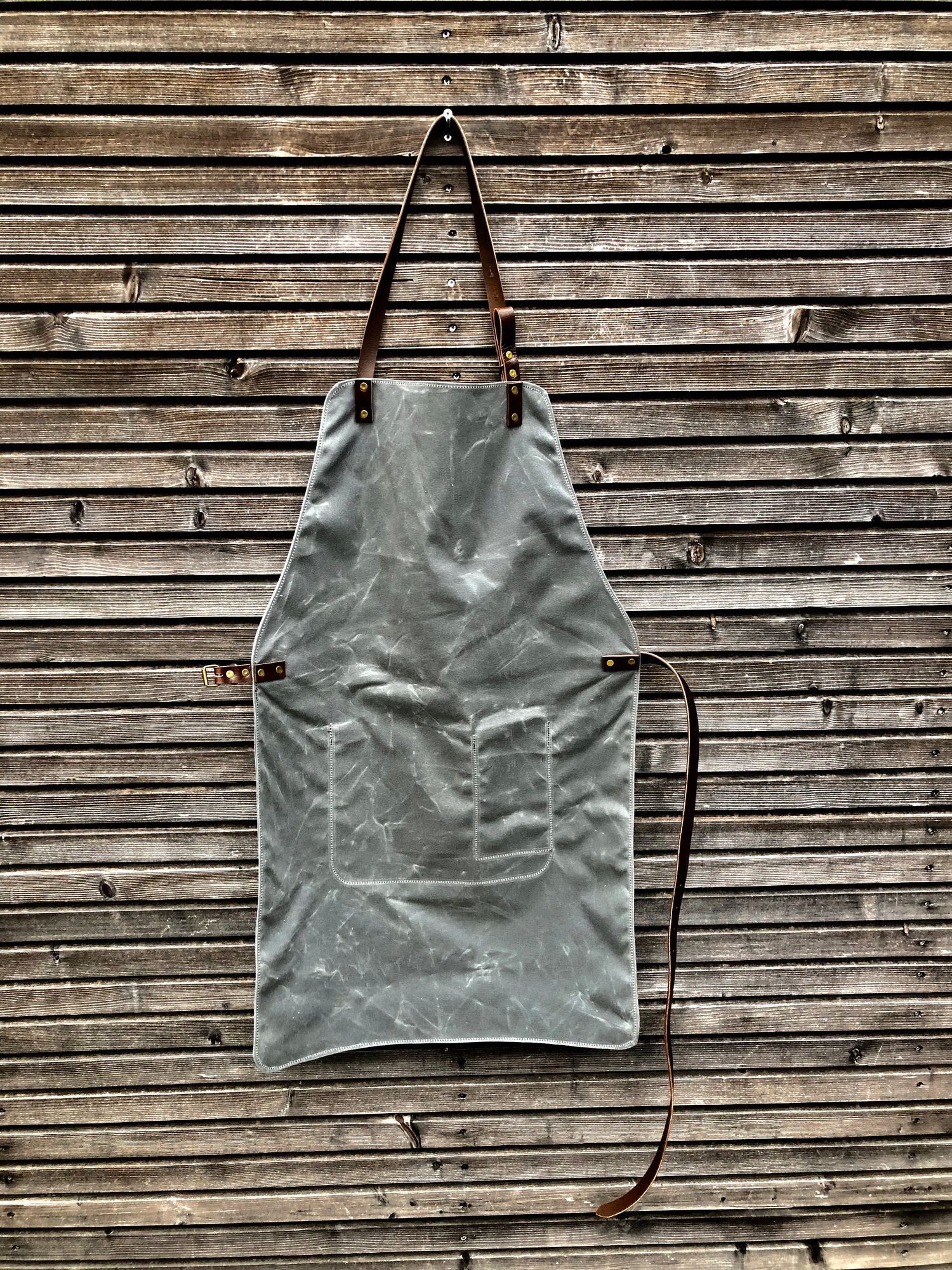 Image of Waxed canvas and leather apron / craftsman's apron / sturdy barber's apron