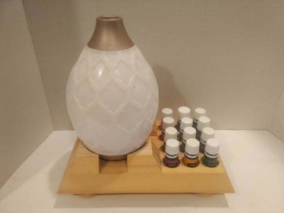 Image of Starter Essential Oil Rack and Diffuser Display - Perfect for New Oil Users 