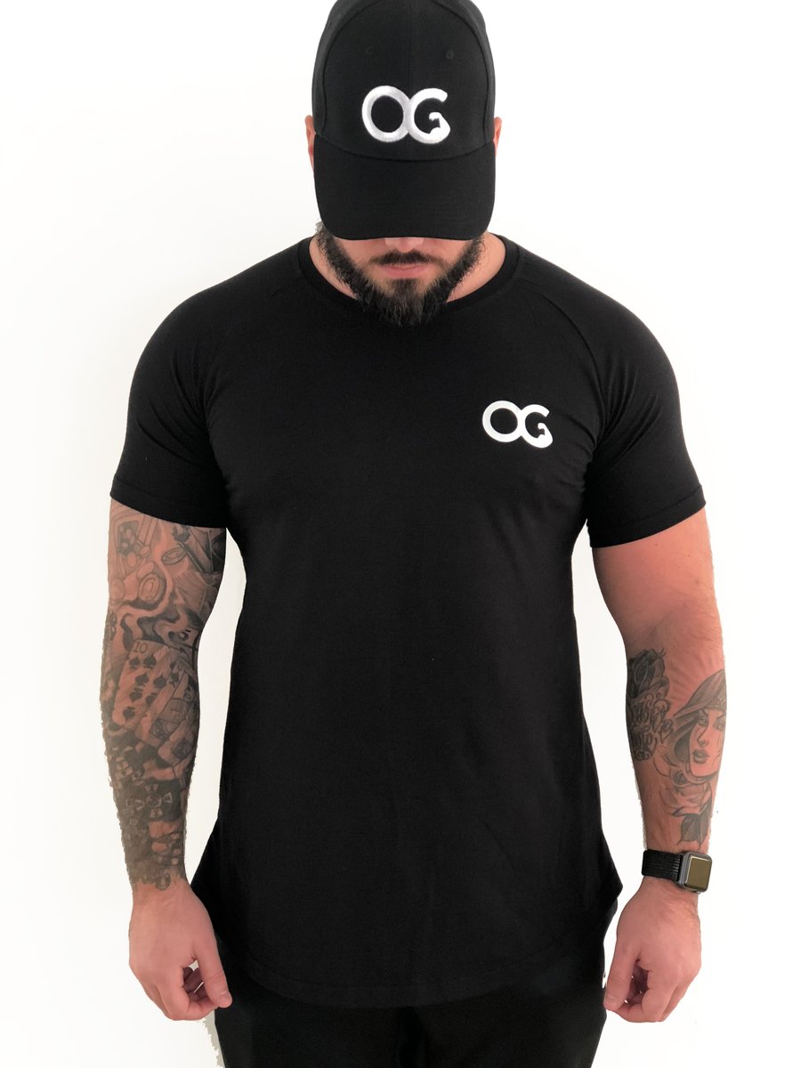 Image of OLIVER GEORGE PERFORMANCE BLACK SHORT SLEEVED T SHIRT