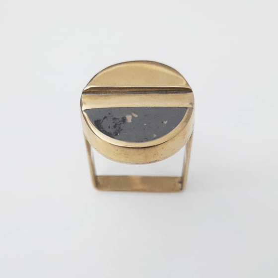 Image of Bague en laiton et résine 1