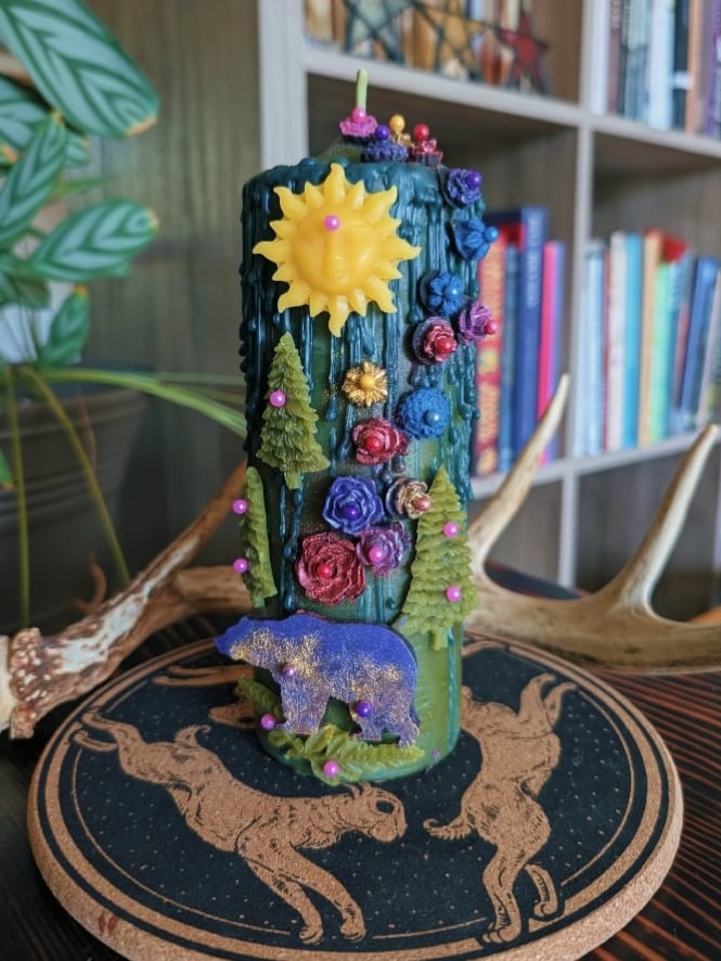 Image of Summer Bear Pillar