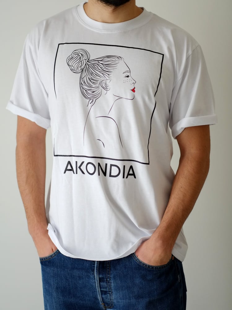 Image of White Oversize Tee AKONDIA