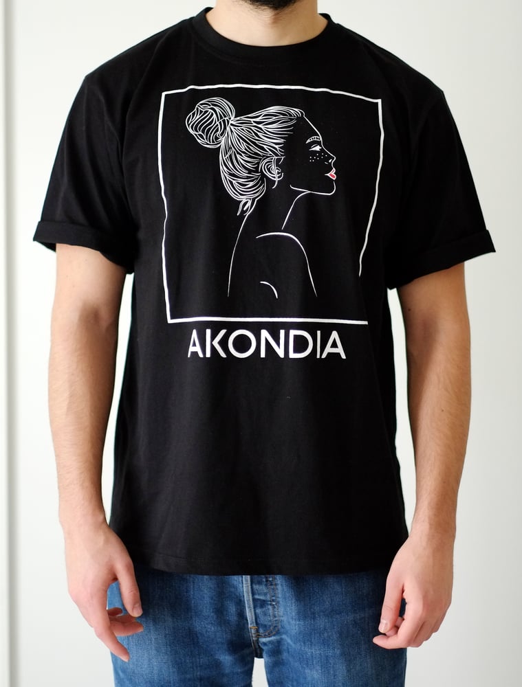 Image of Black Oversize Tee AKONDIA