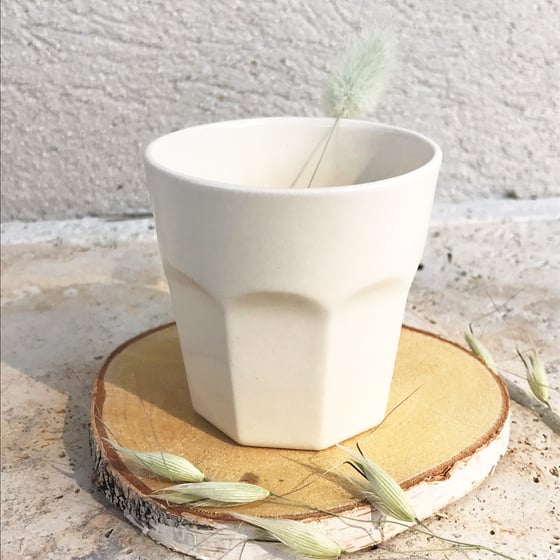 Image of :: La Petite Tasse ::