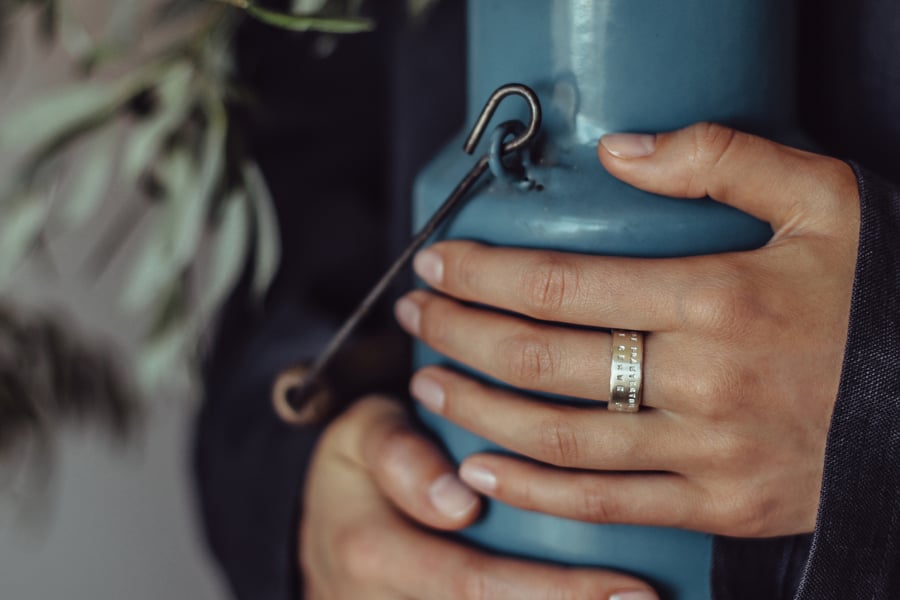 Image of silver MAXI ring with inscription in Latin