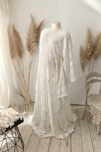 Image 2 of Off white lace dress for photoshoots | Colette | size M | off white | maternity photo props