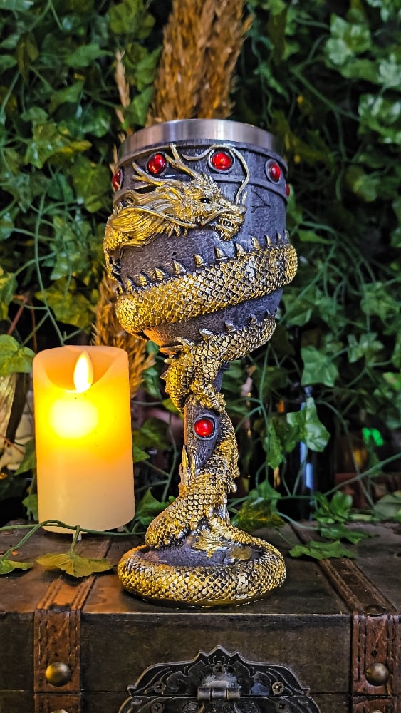 👑The Armored Kingdom Golden Dragon Crimson Goblet