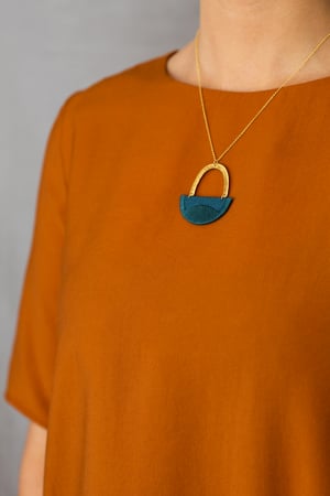 Image of LINNEA necklace in Indigo