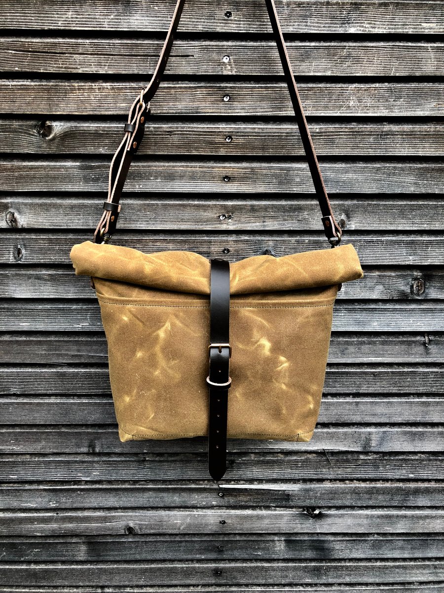 waxed-canvas-messenger-bag-musette-with-leather-shoulder-strap-and