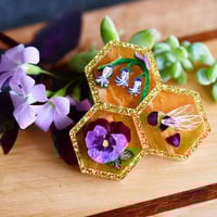 Beehive In Bloom Brooch - 16
