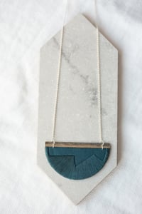 Image 4 of FOLKE necklace in Indigo