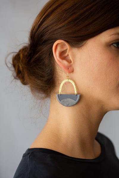 Image of LINNEA earrings in Grey