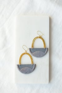 Image 2 of LINNEA earrings in Grey