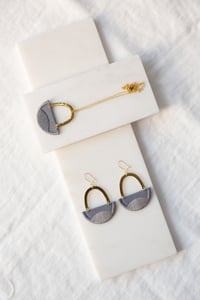 Image 3 of LINNEA earrings in Grey