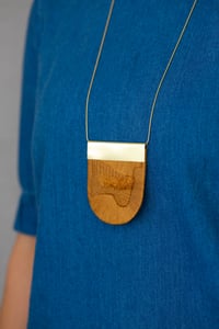 Image 4 of LUXE pendant in Tobacco
