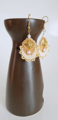 Image 1 of Boucles d'oreille METEORE " CREAM "