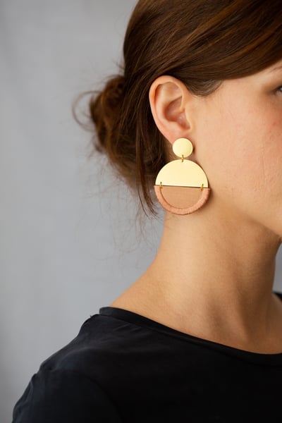 Image of LUNA round earring in Rose