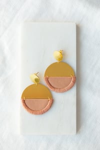 Image 2 of LUNA round earring in Rose