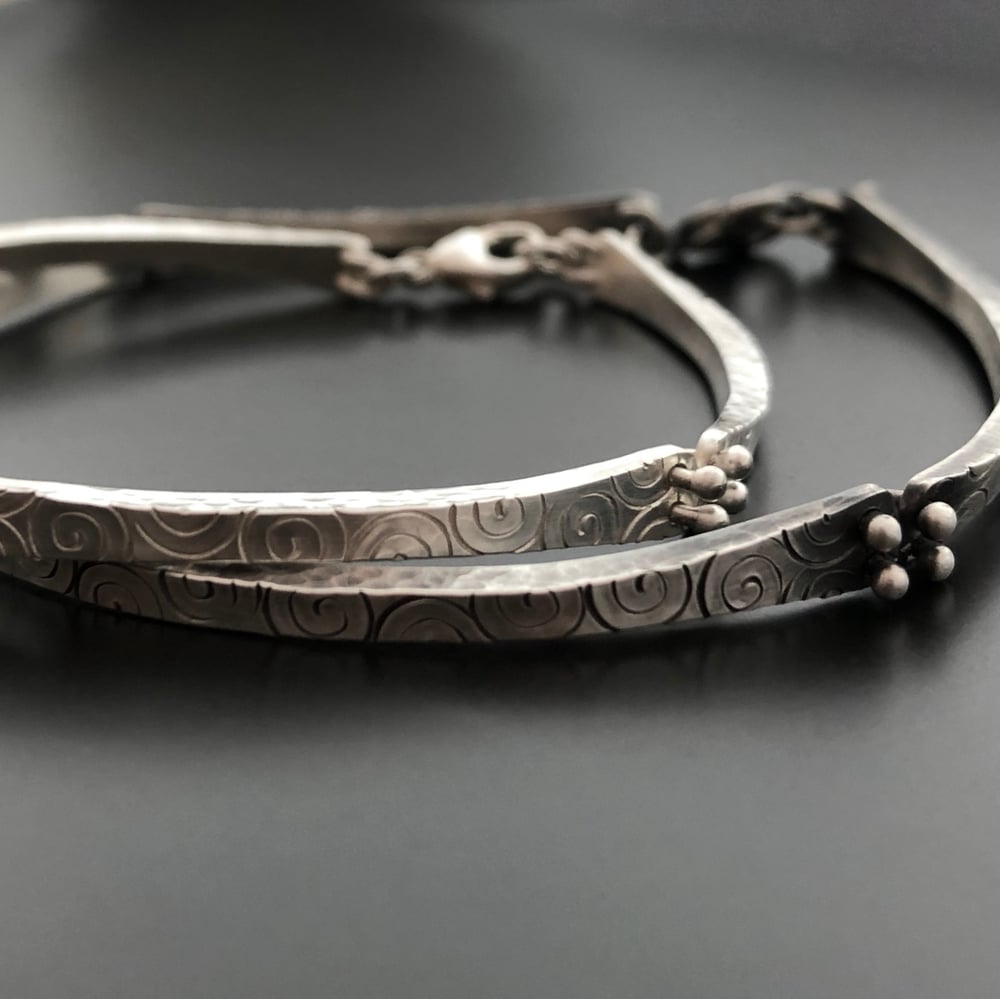 Image of Square Wire Bangle with Clasp