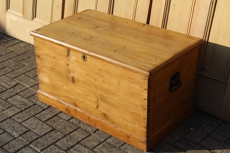 Image of Classic Victorian Blanket Box