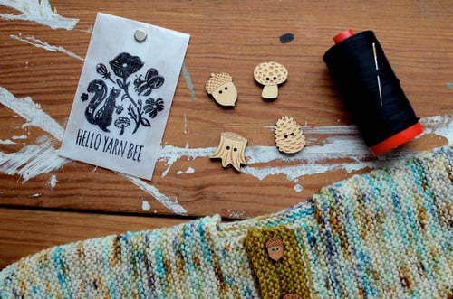 Image of "Woodland" Maple Buttons by Hello Yarn Bee - Large