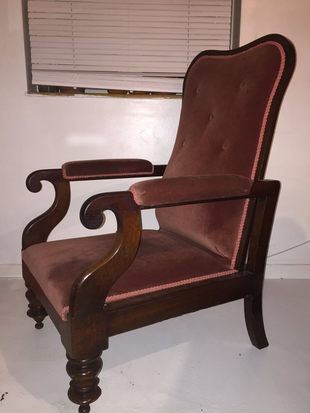 Image of Antique English William IV Mahogany Armchair 