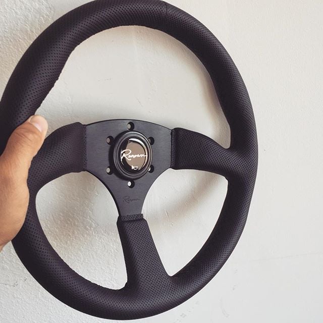 Image of Renown 130R Dark Steering Wheel