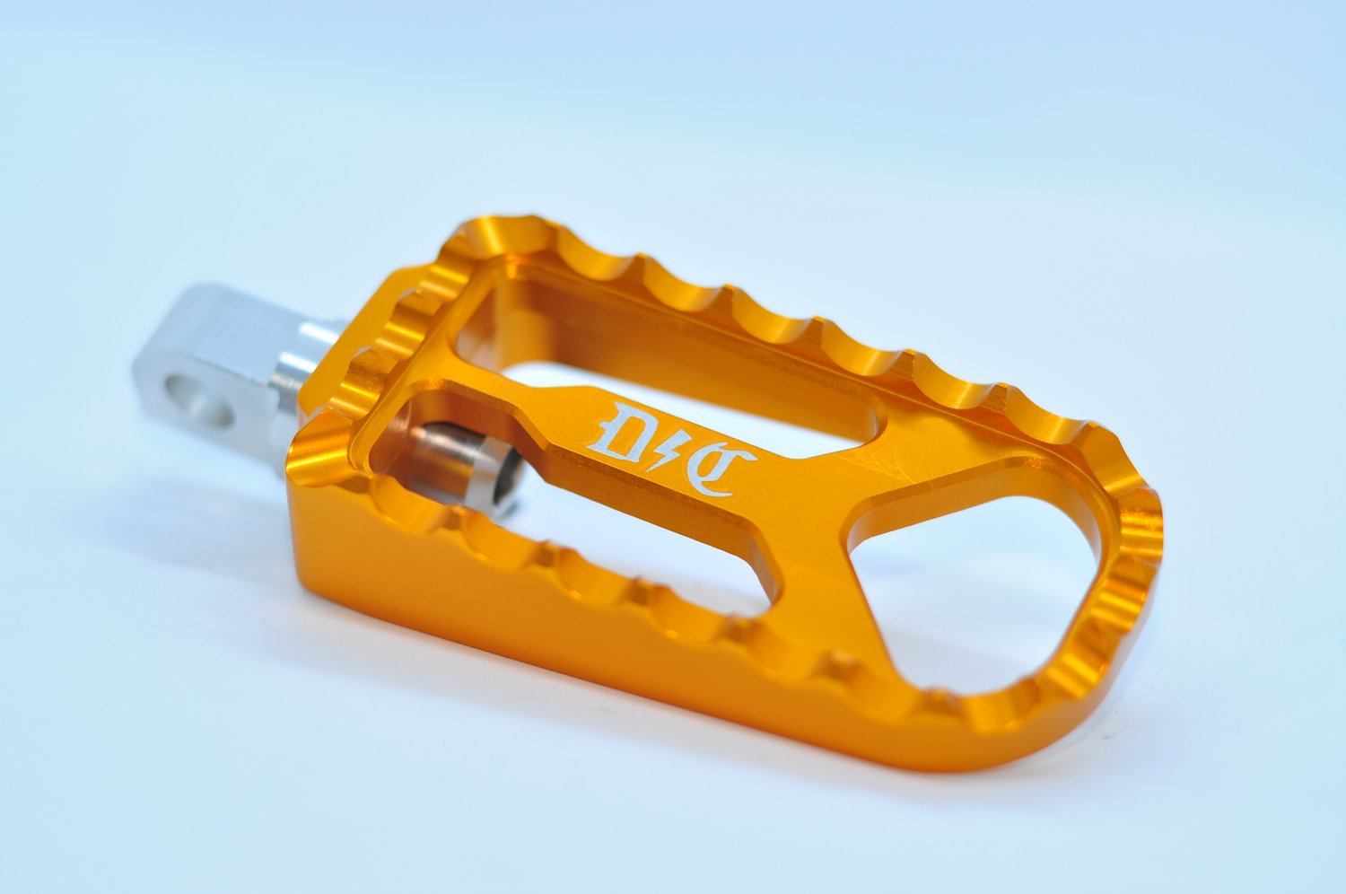 Image of Dynamite Crew MX M8 rear Pegs