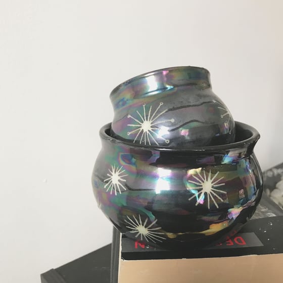 Image of cauldron pot + planter set