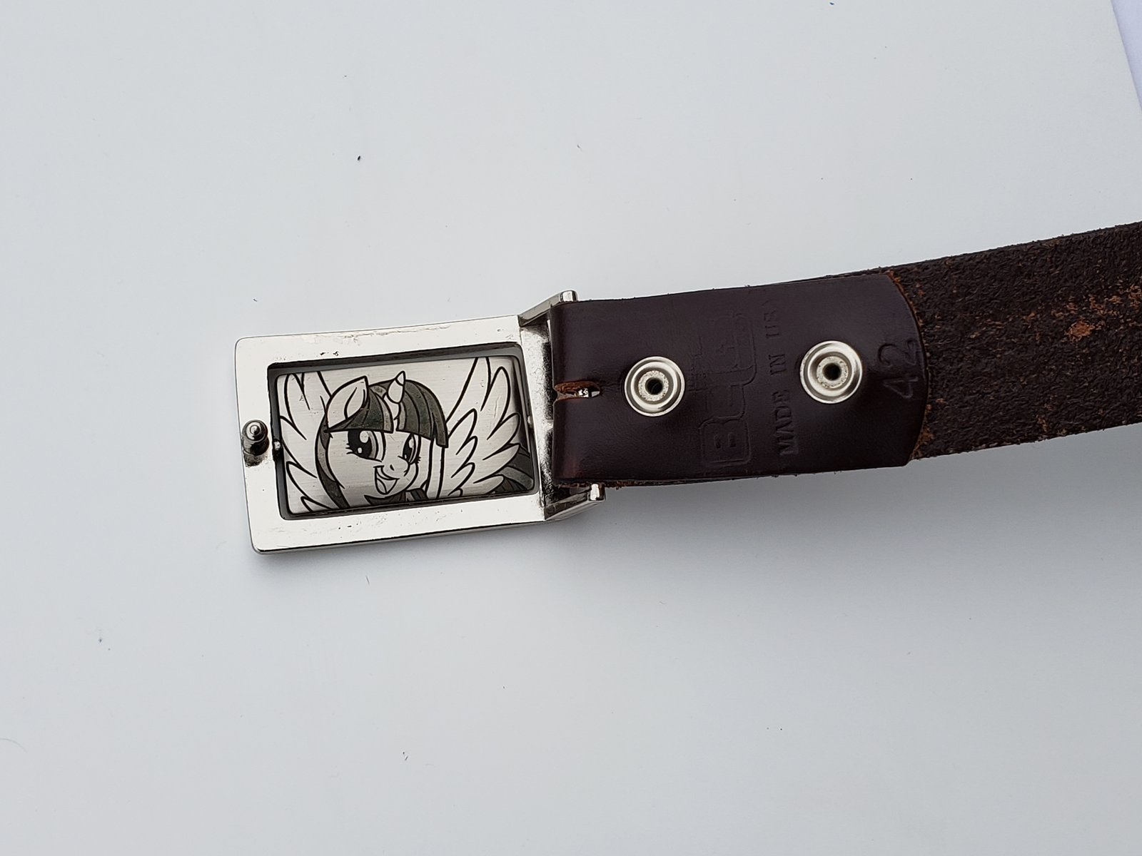 reversible belt buckle