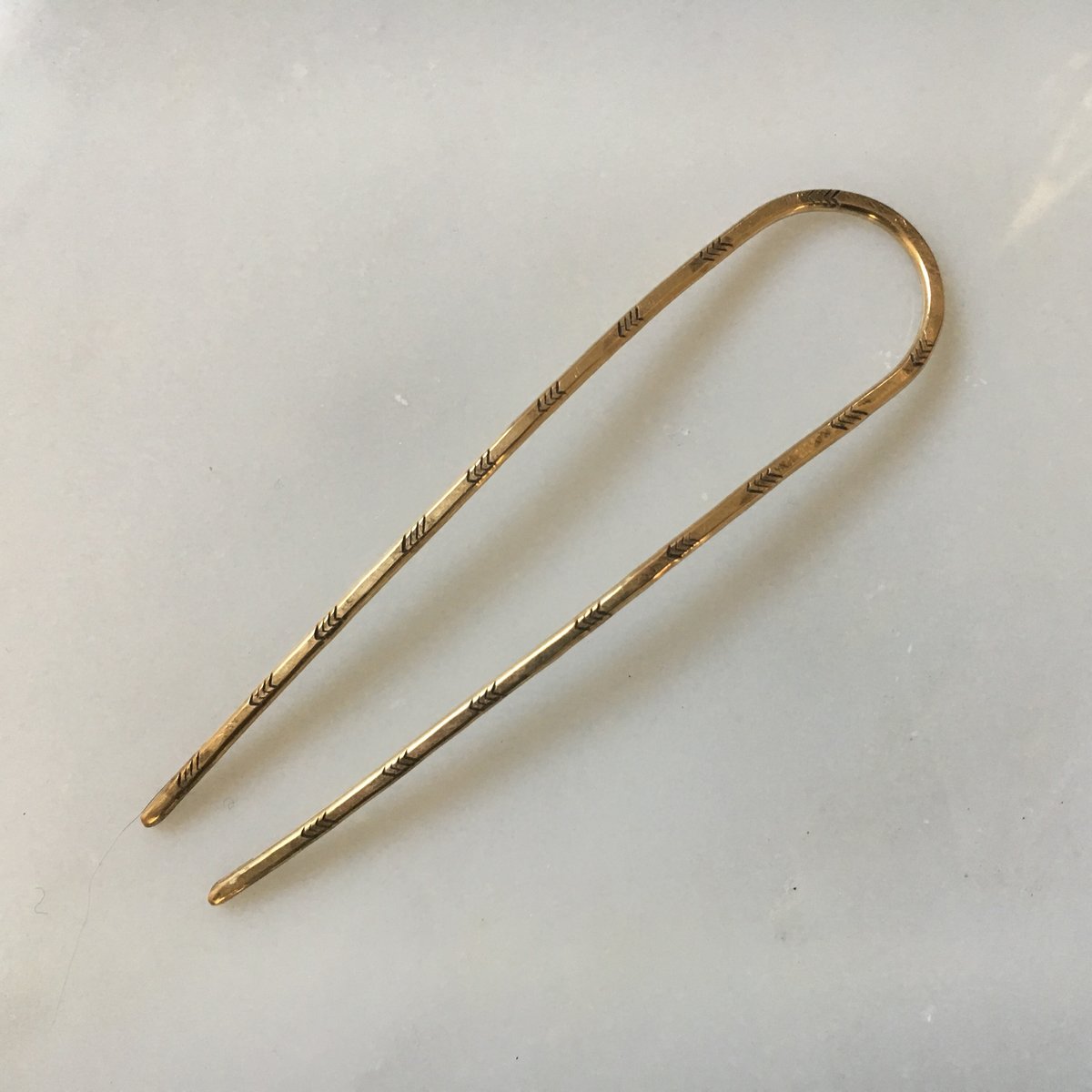 Image of  stamped arc hairpin